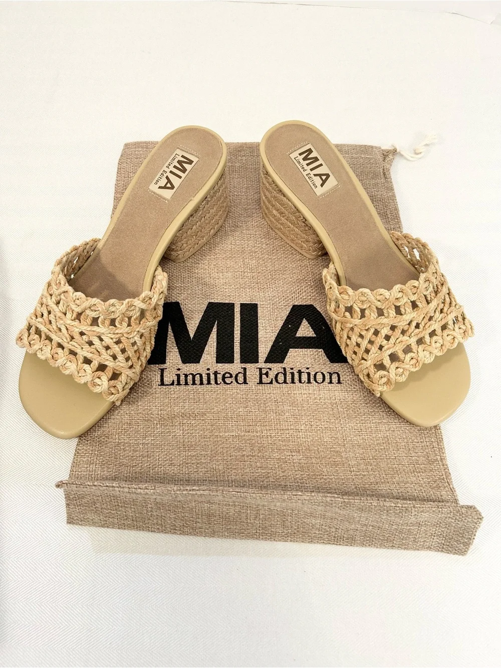 Mia Idella Natural Woven Sandals NIB